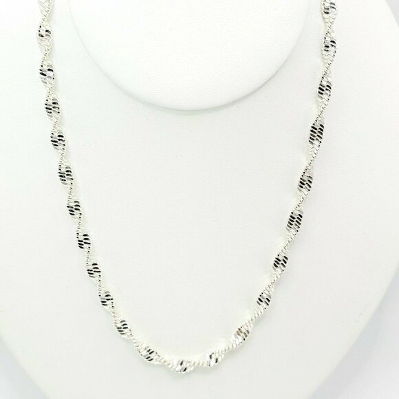 Liz Claiborne Jewelry - Liz Claiborne Twisted Herringbone Necklace Silver Tone 17" EUC Classic Versatile